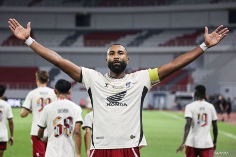 Yuran Fernandes Membawa PSM Menang 1-0 atas Cong An Ha Noi