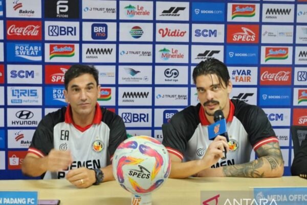 Pelatih Carlos Almeida Beri Dukungan Tanpa Beban untuk Pemain Semen Padang