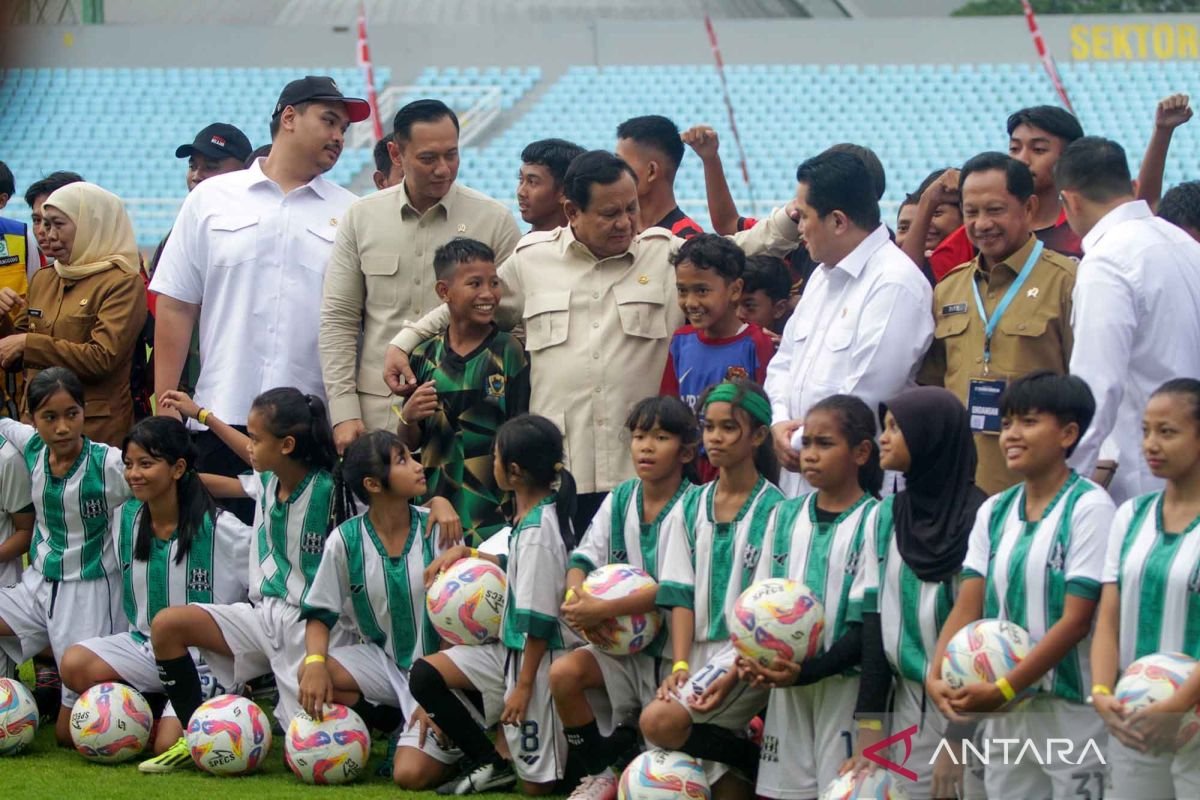 Prabowo Subianto Dinobatkan sebagai Anggota Dewan Kehormatan PSSI